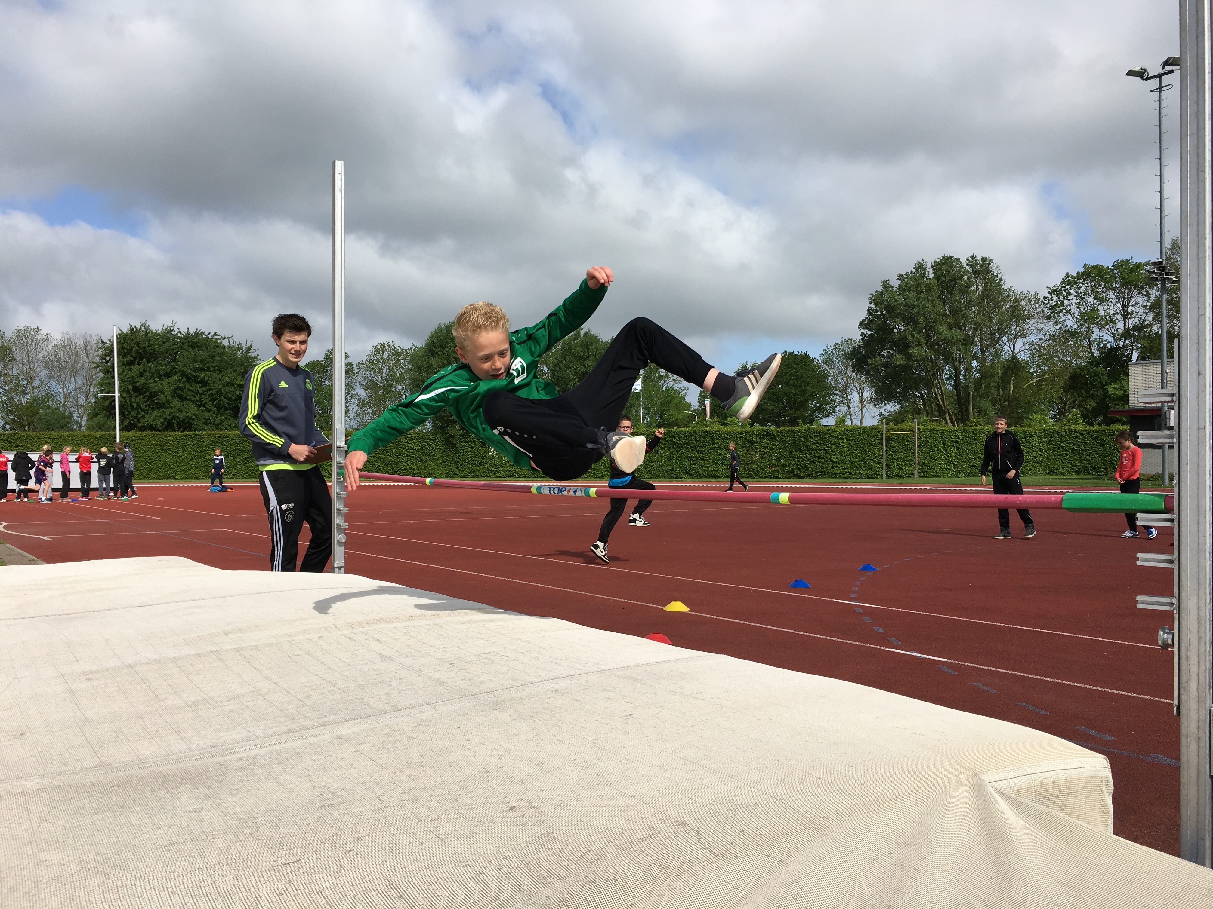 Sportdag groepen 6, 7 en 8 met de Sint Jan uit Waarland