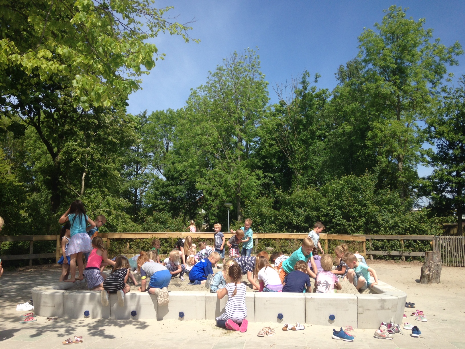 De nieuwe zandbak een groot succes...